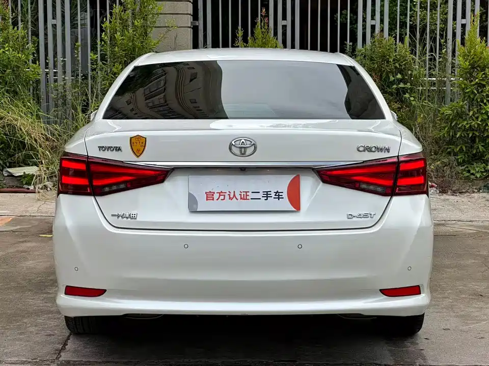 Toyota crown