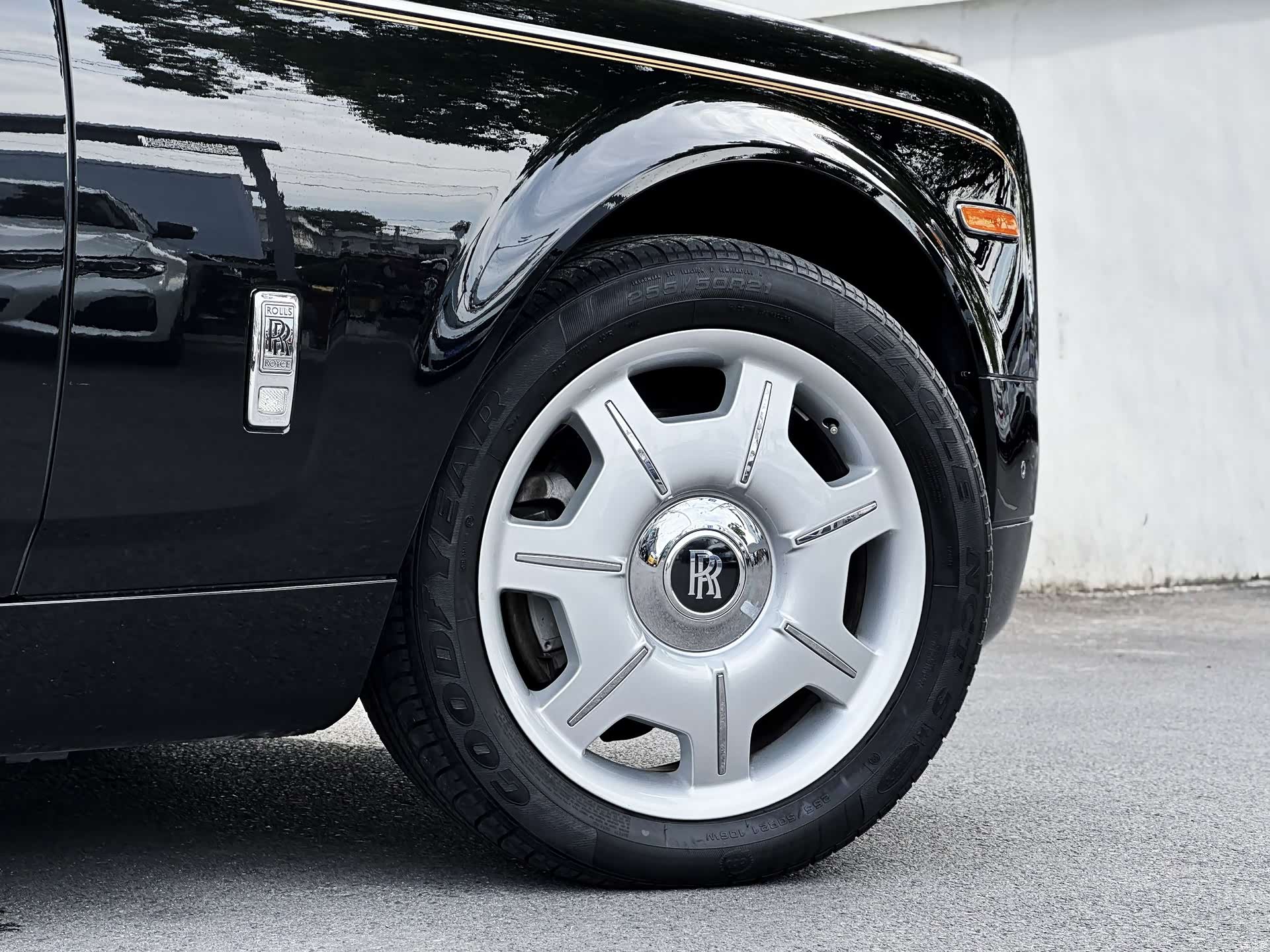 Rolls-Royce Phantom, 2013 4