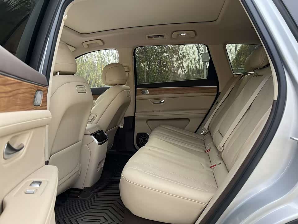 AITO Ask the world M7