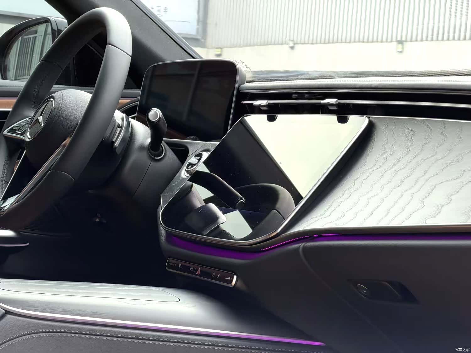 Mercedes-Benz E-Class, 2024 9