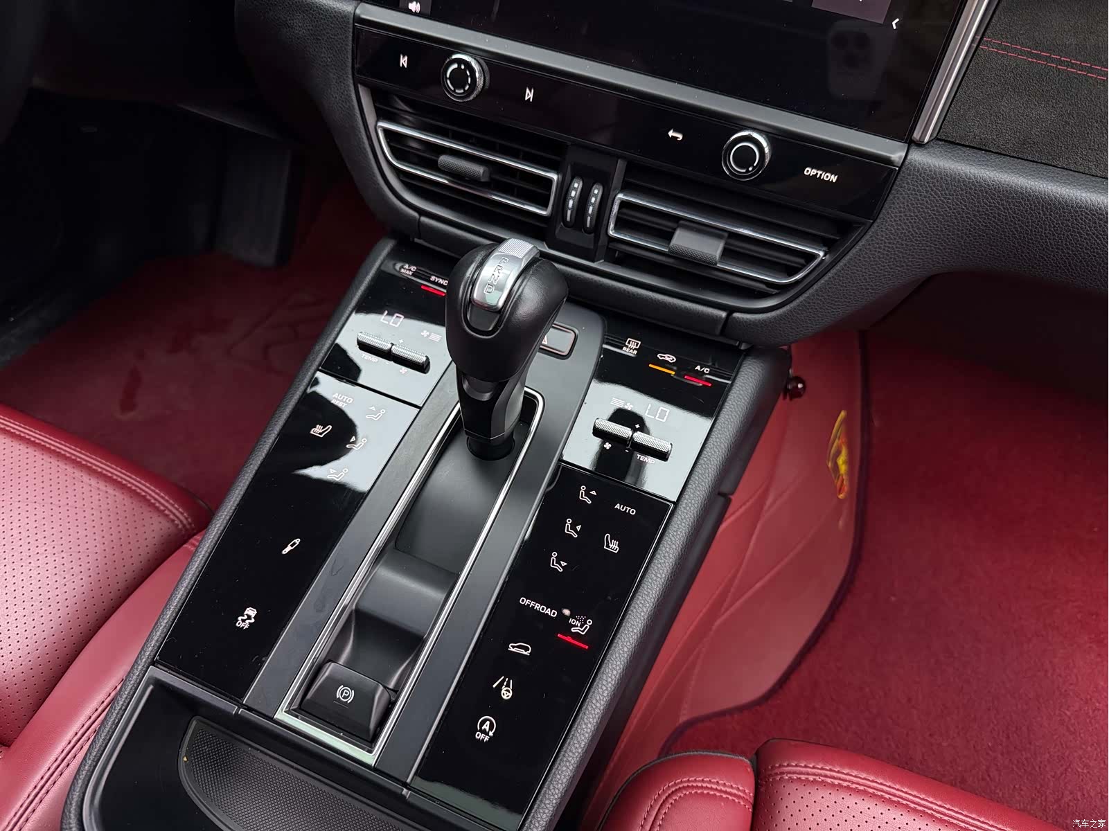 Porsche Macan, 2024 12