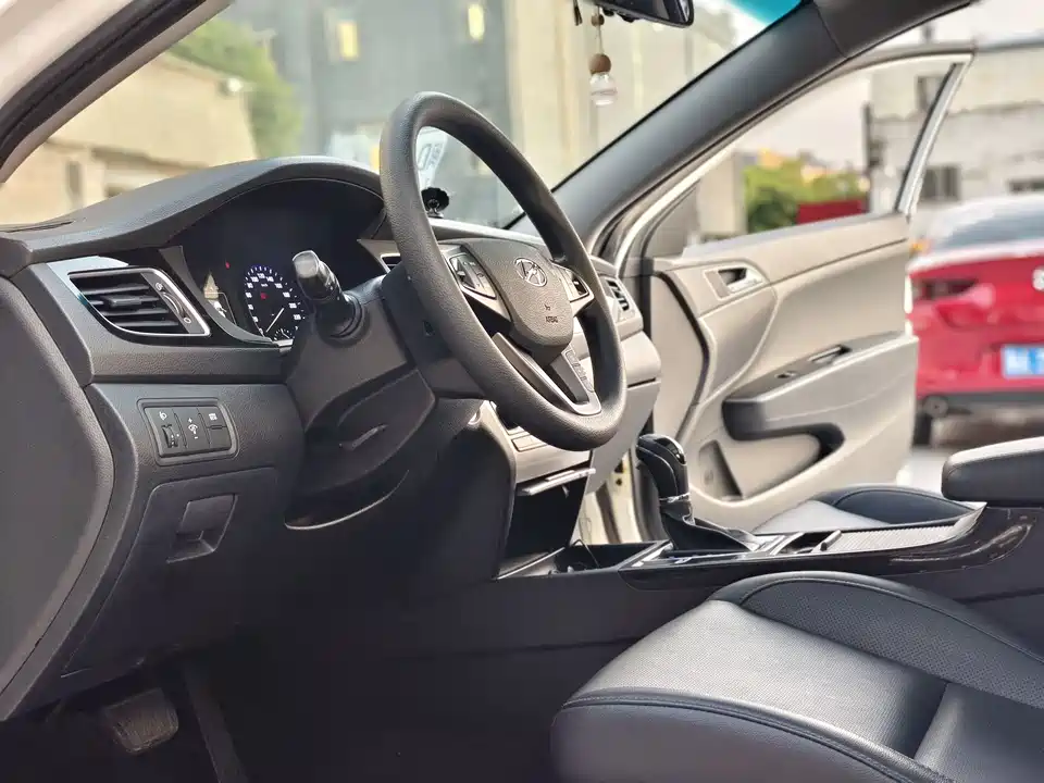 Hyundai Name picture