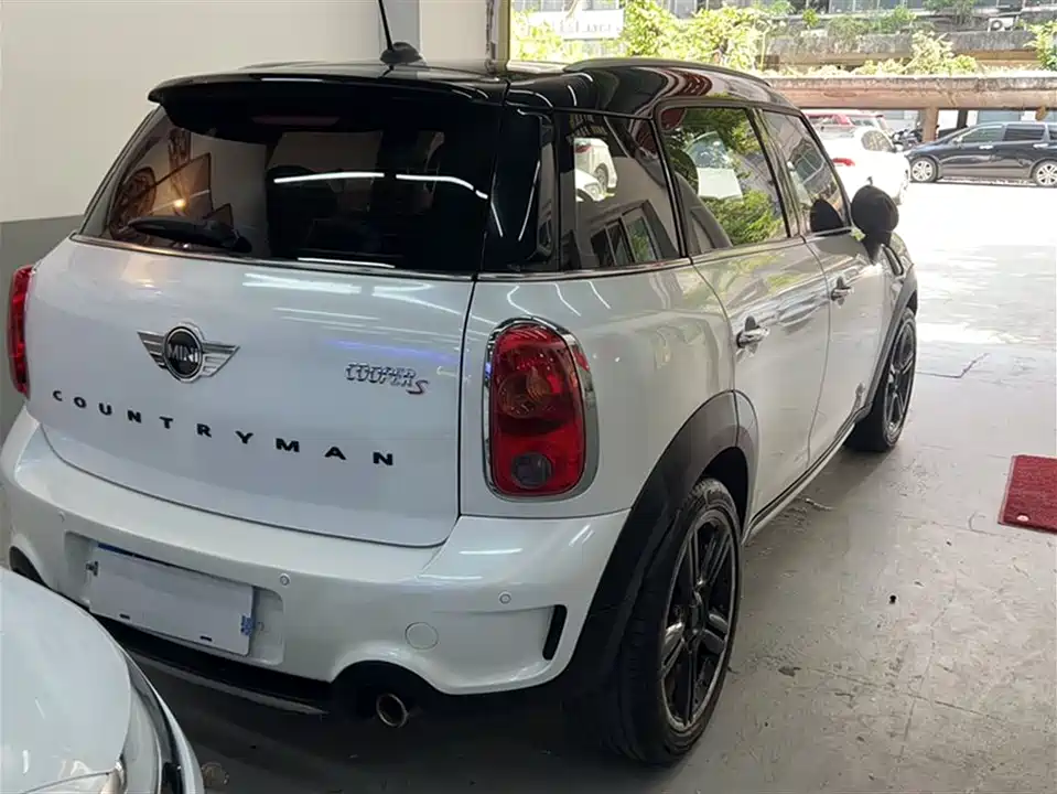 MINI COUNTRYMAN