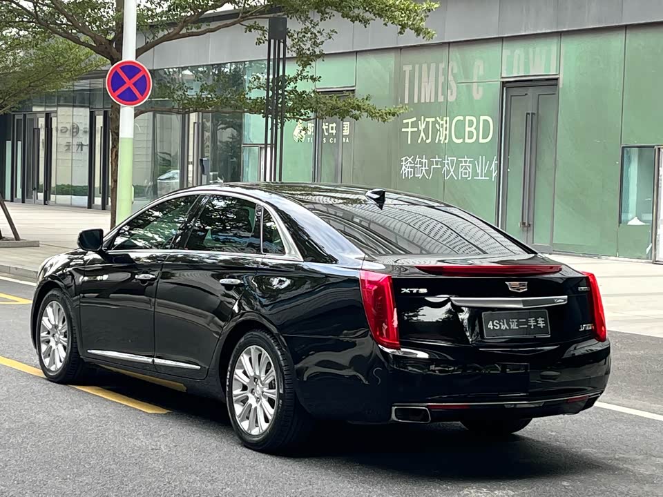 Cadillac XTS