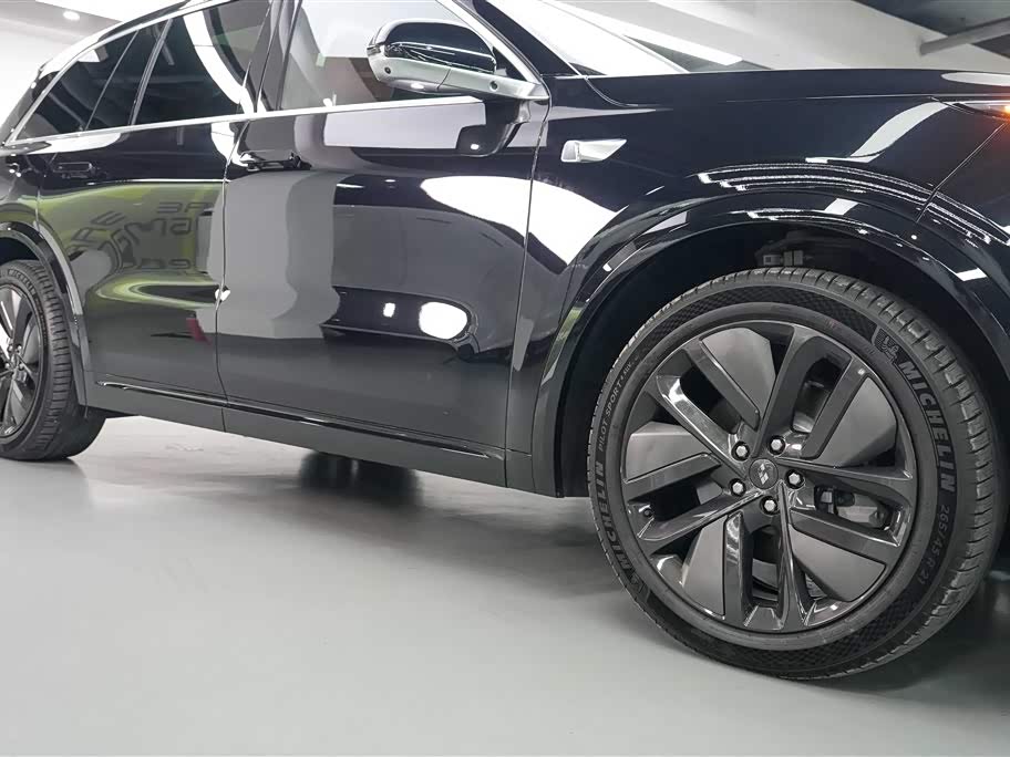 Li Auto Ideal L8