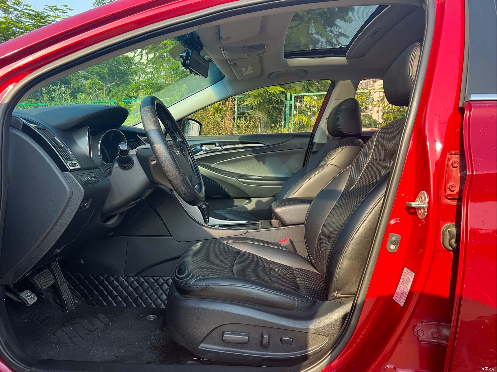 Hyundai Sonata, 2014 все фото