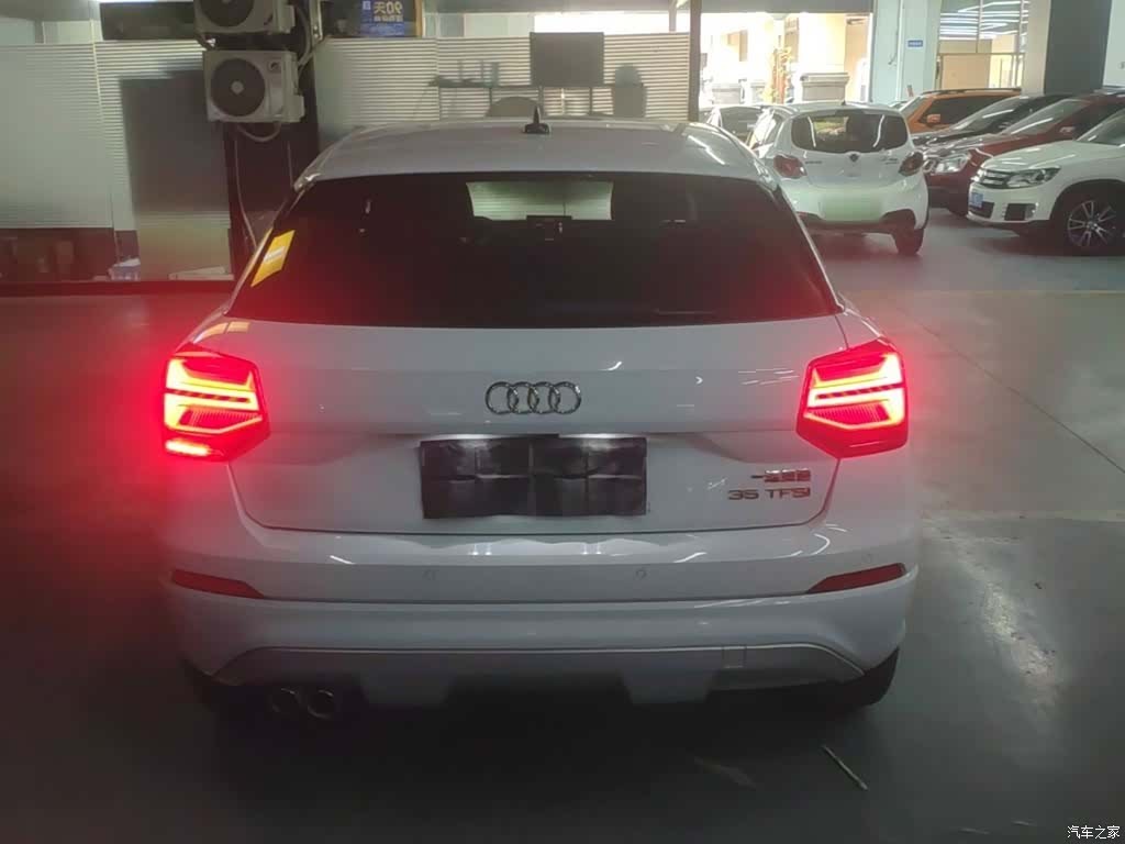 Audi Q2L, 2019 6