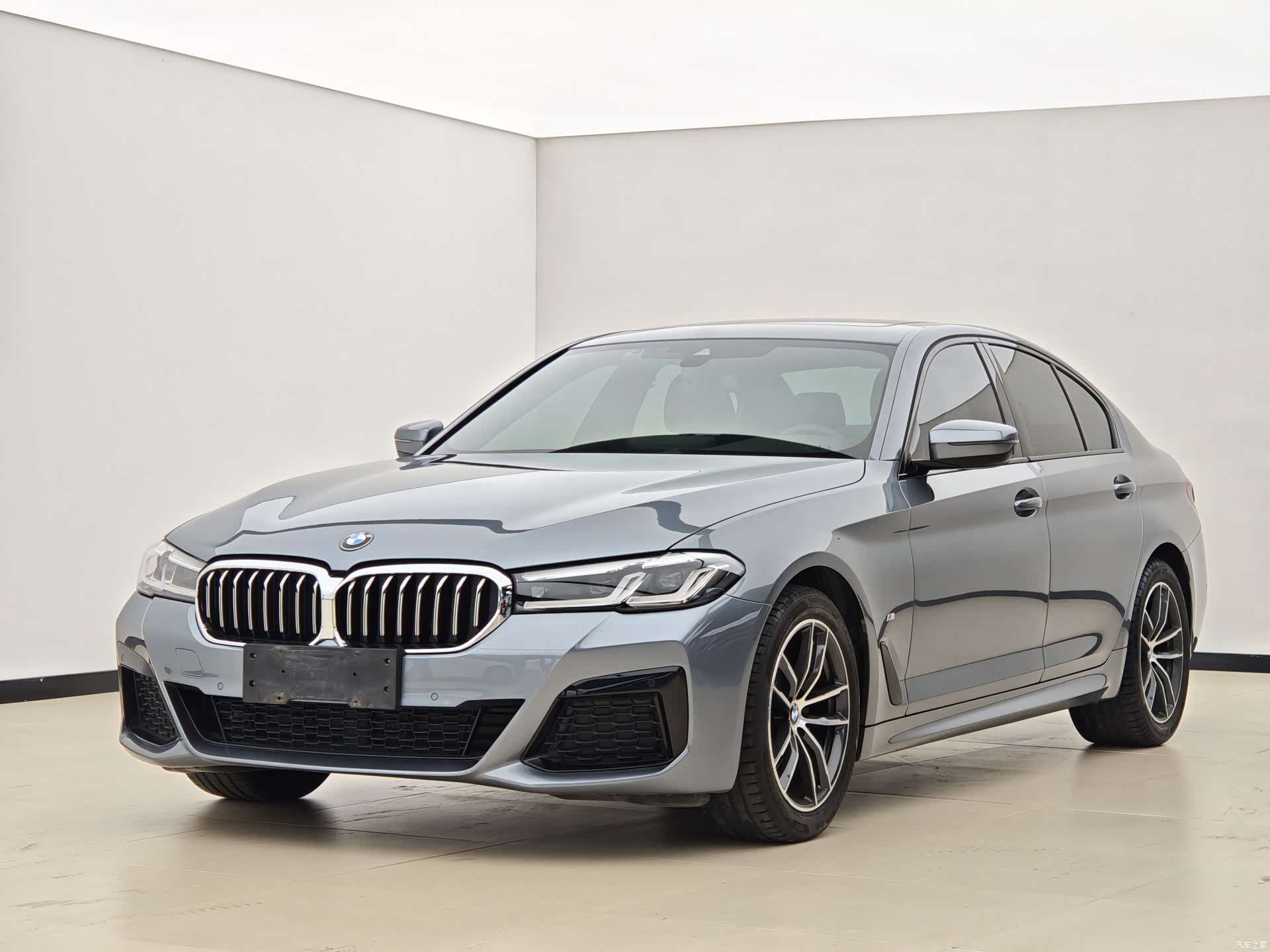 BMW 5 Series, 2021 1