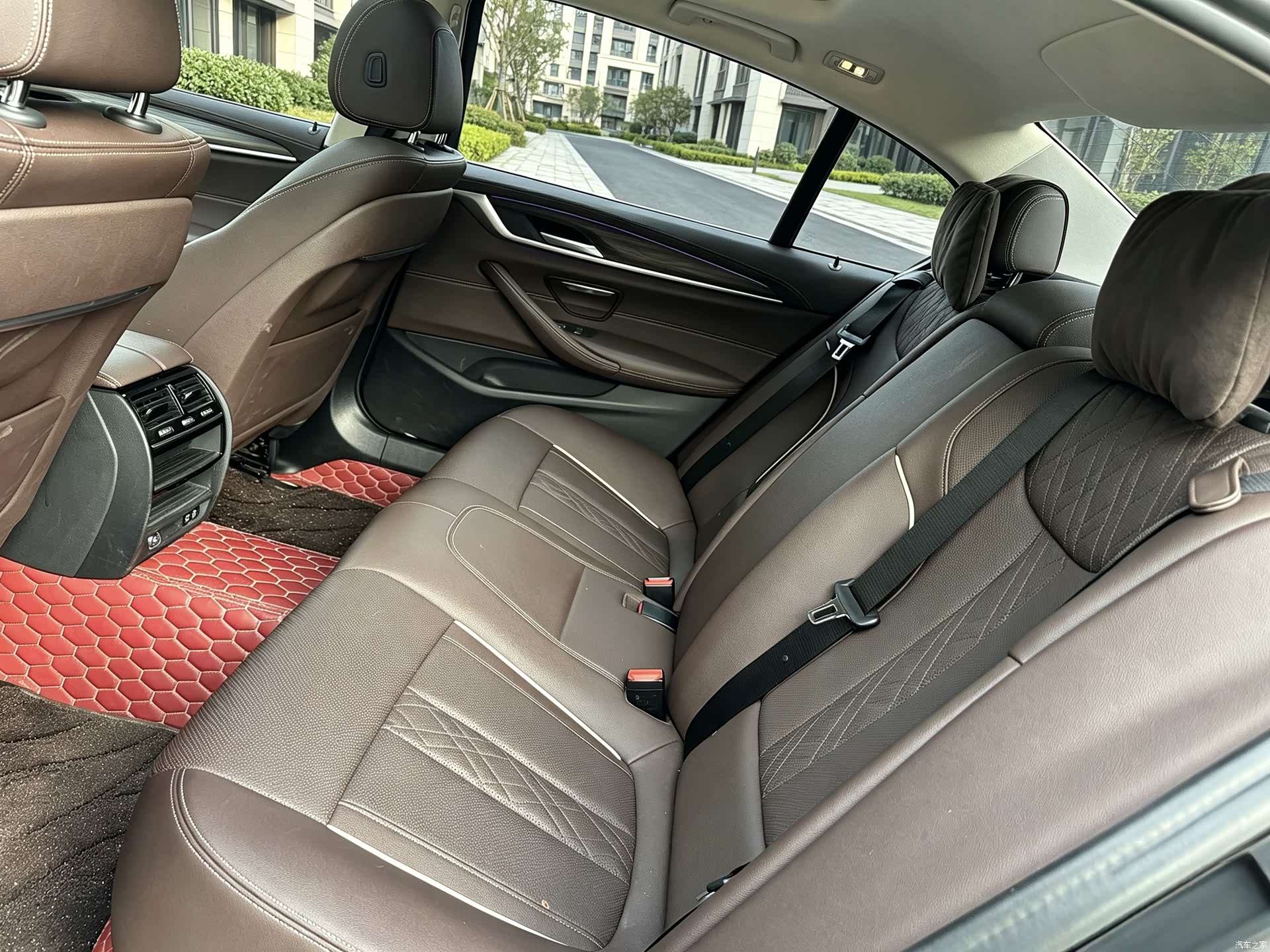 BMW 5 Series, 2021 все фото
