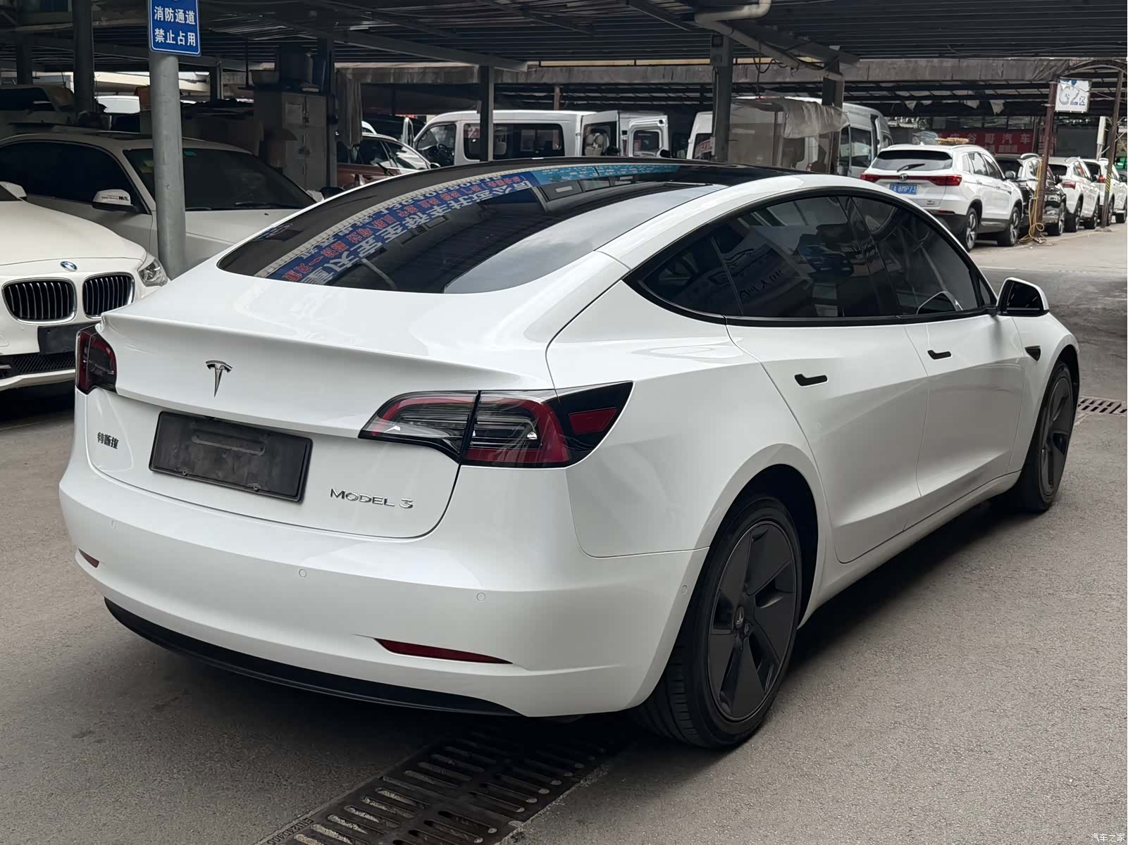 Tesla Model 3, 2022 4