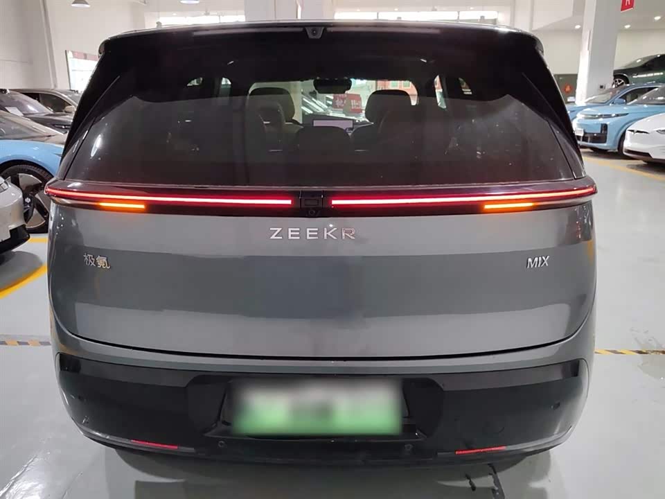 Zeekr MIX