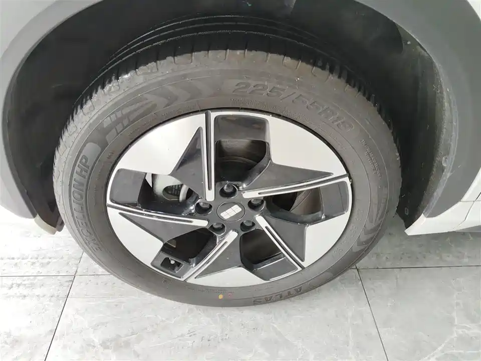 Geely Galaxy Galaxy E5