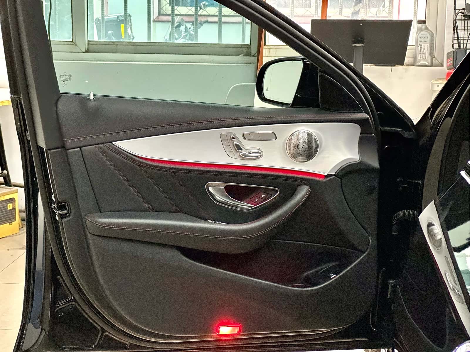 Mercedes-Benz E-Class, 2023 17