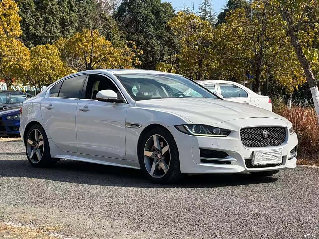 Jaguar XE, 2016 3