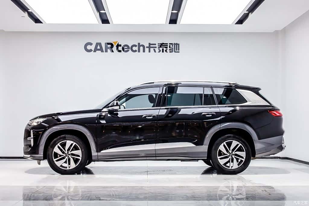 Audi Q6, 2024 3