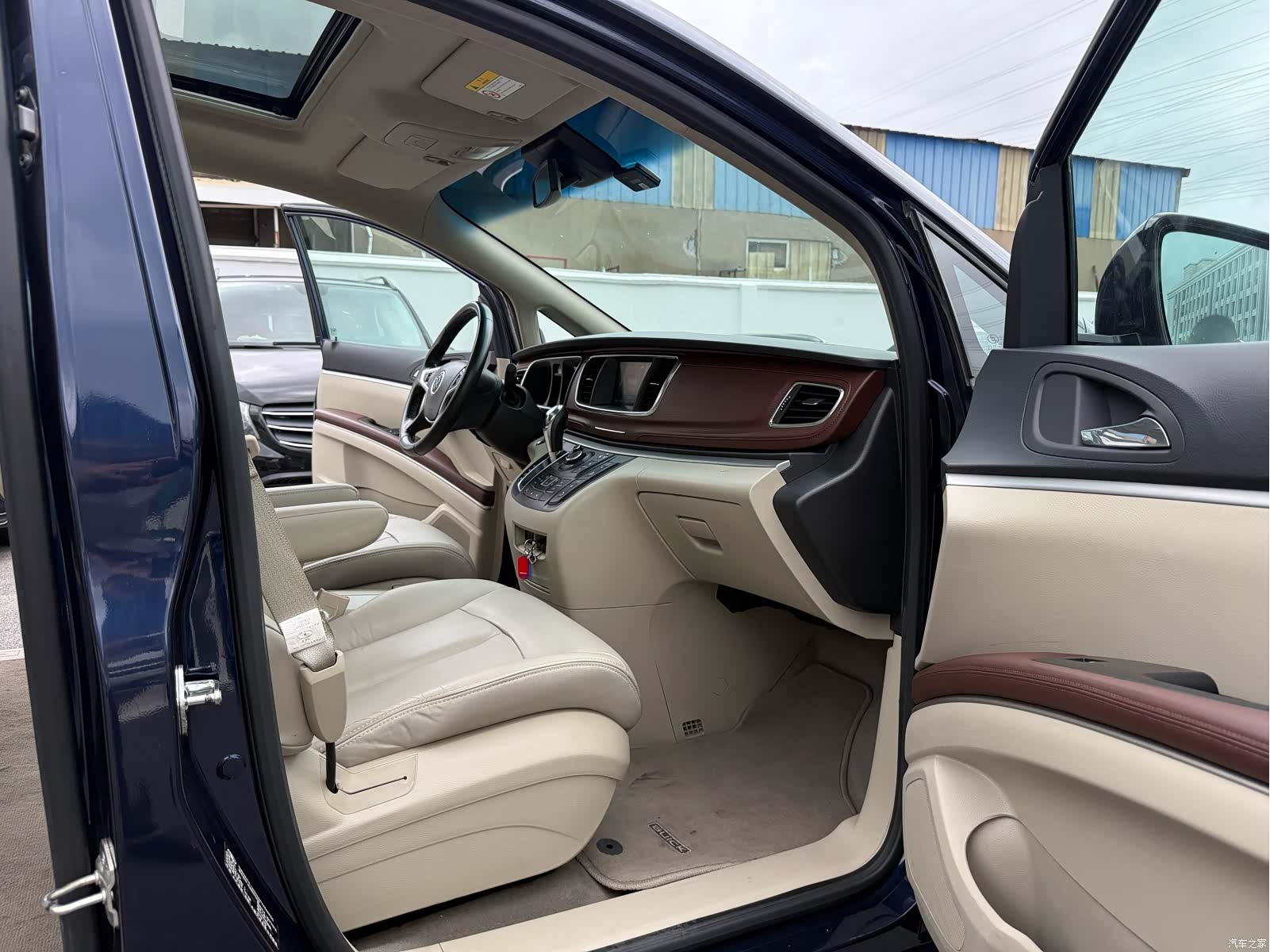 Buick GL8, 2017 10