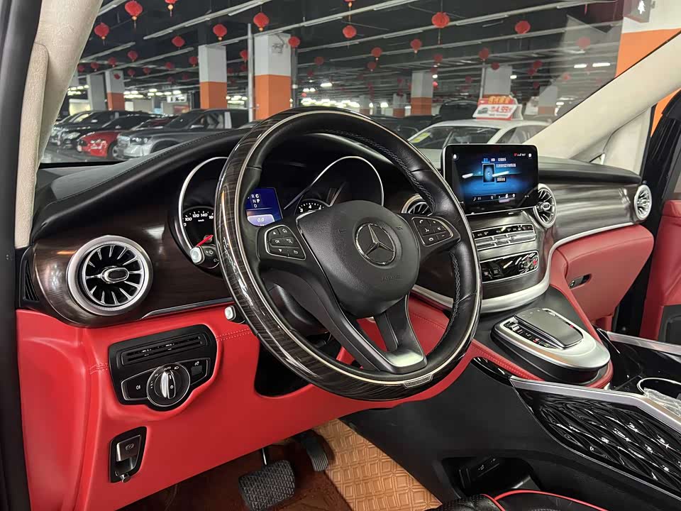 Mercedes-Benz V-class