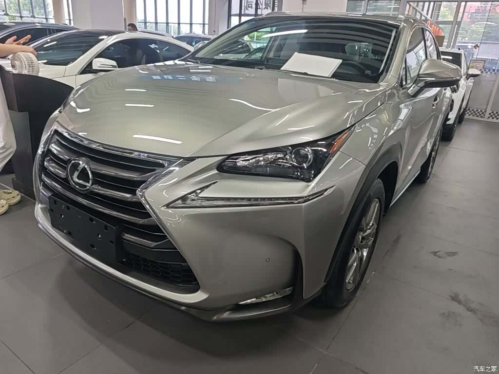 Lexus NX, 2015 1