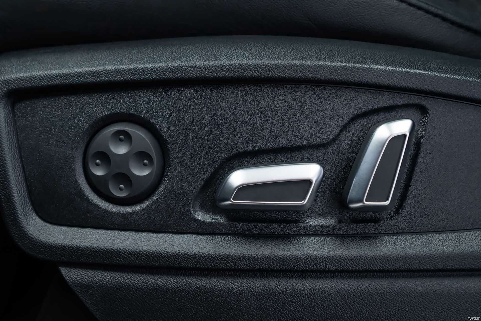 Audi Q5L, 2024 11