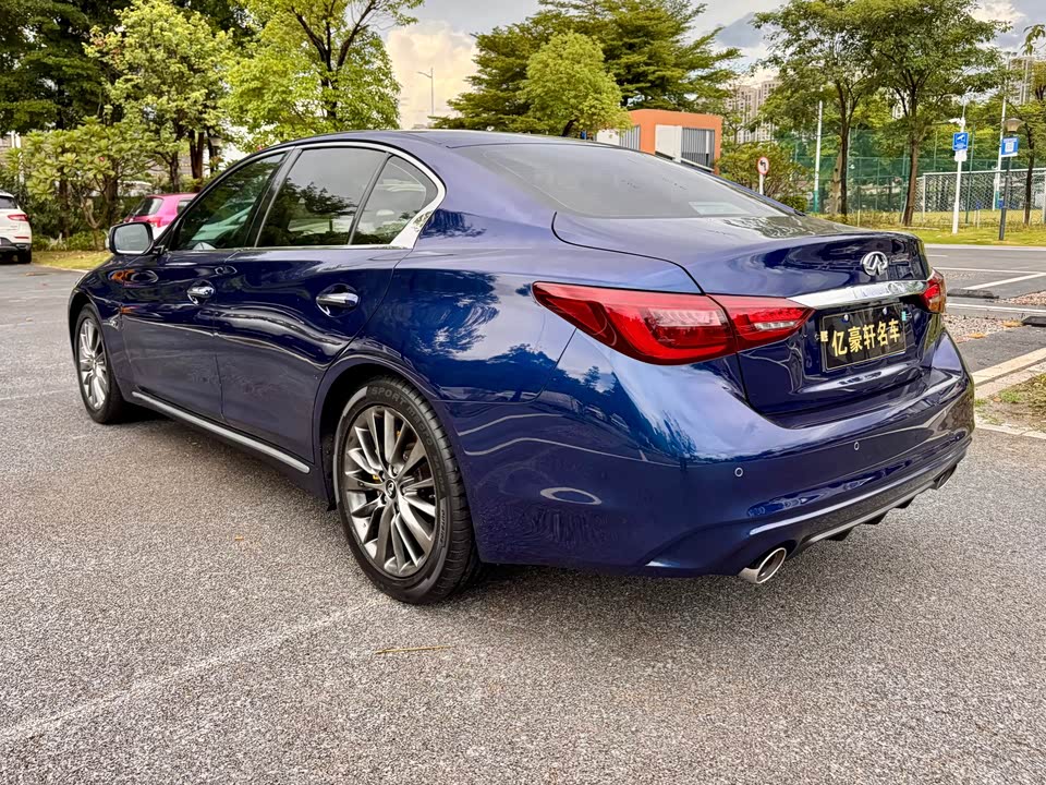 Infiniti Q50L