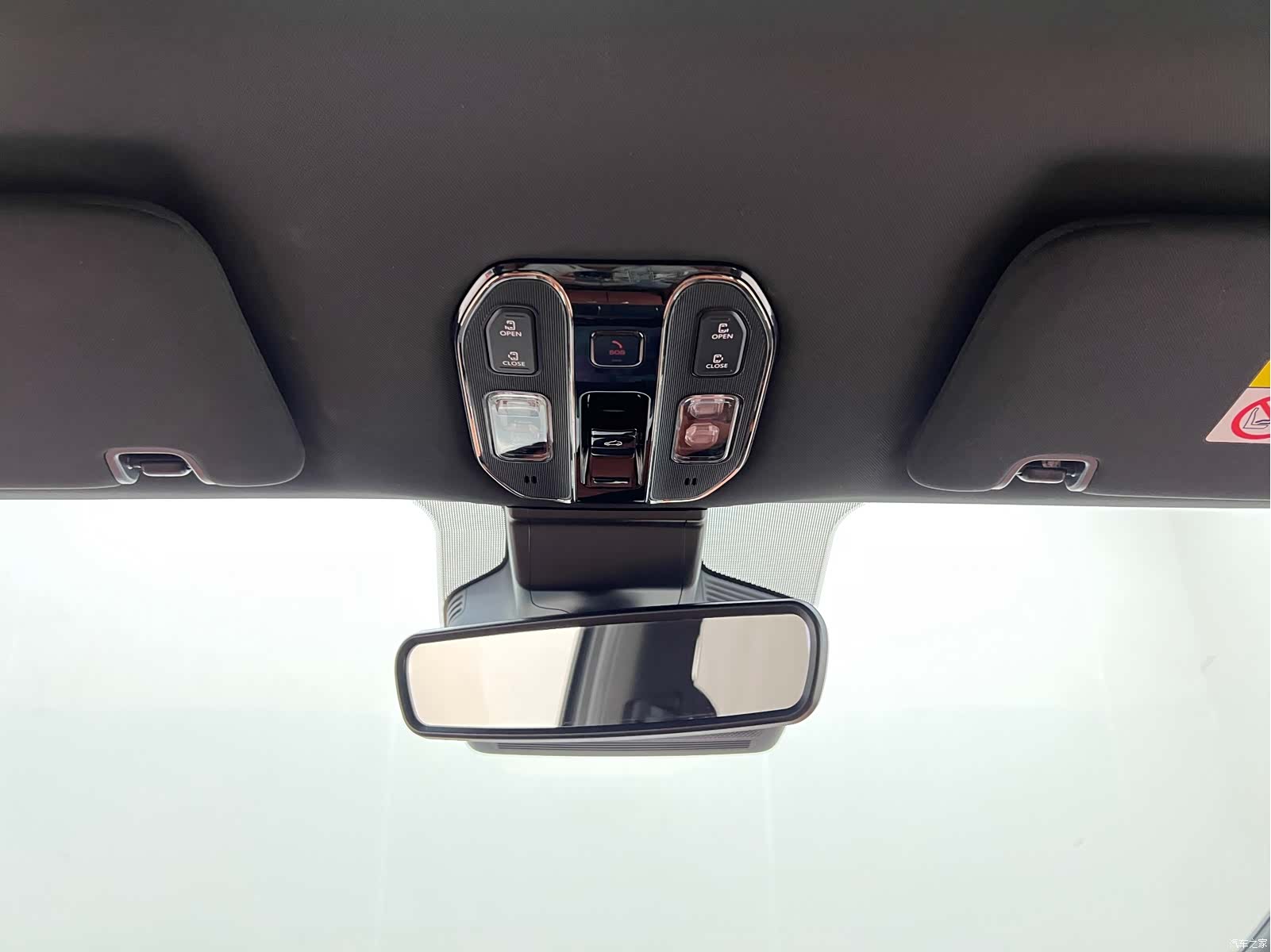 Trumpchi M8, 2025 27
