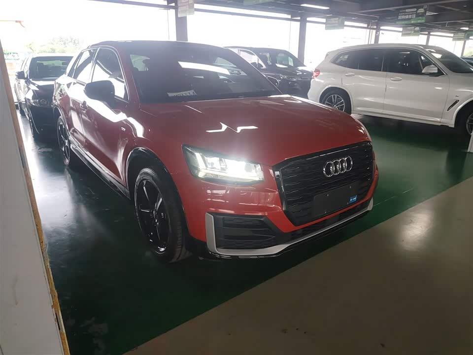 Audi Q2L