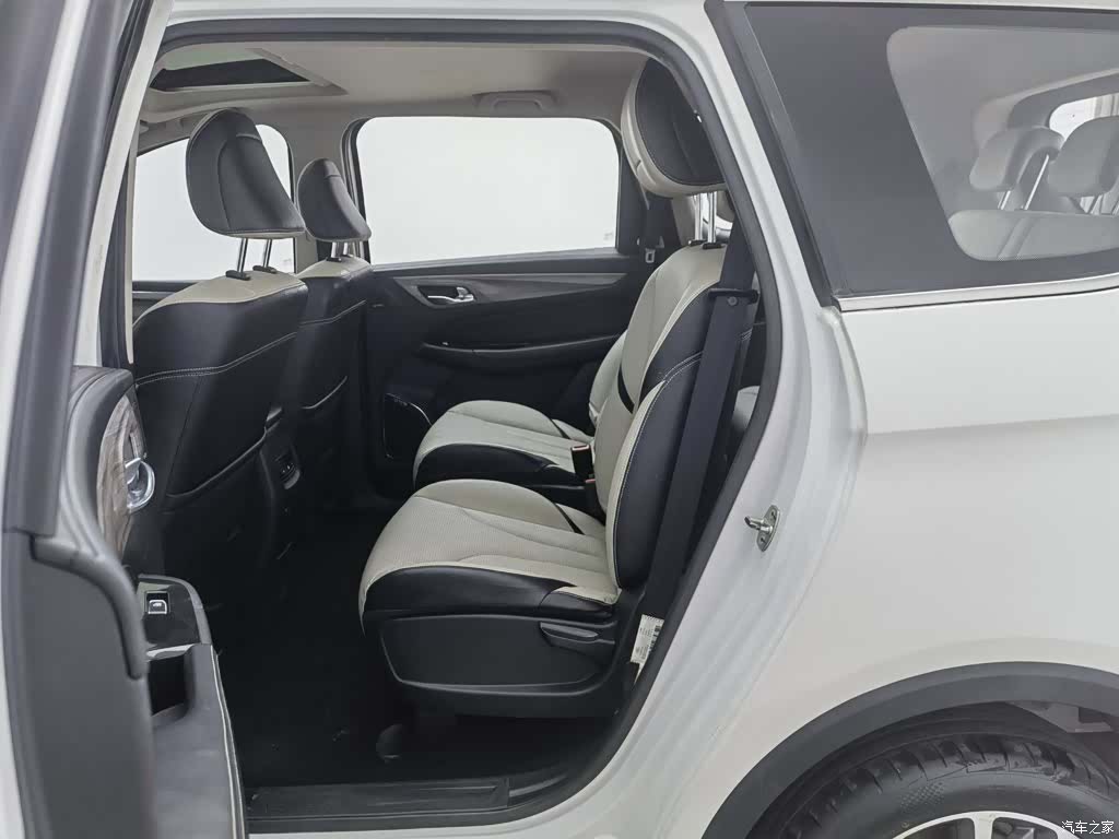 Wuling 730, 2018 15