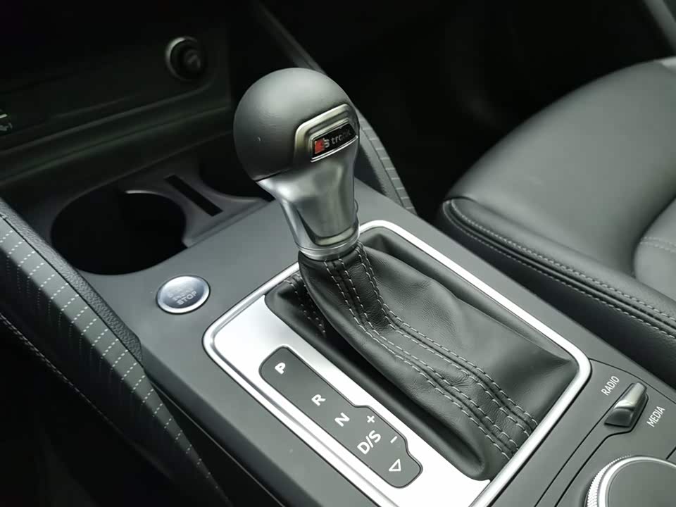 Audi Q2L Audi Q2L