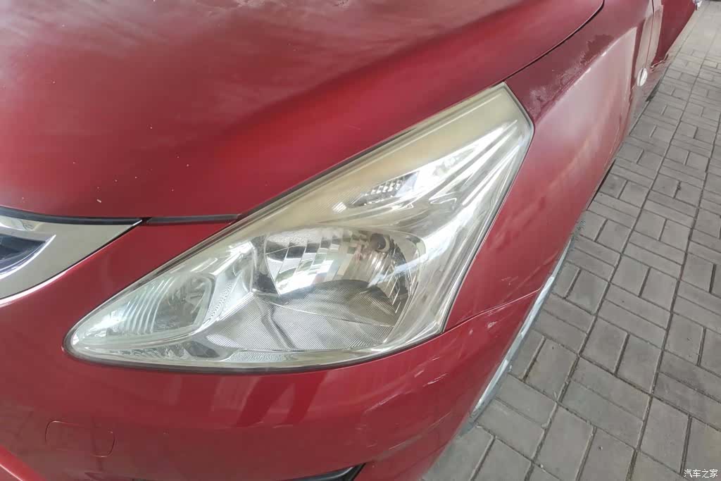 Nissan Tiida, 2012 все фото