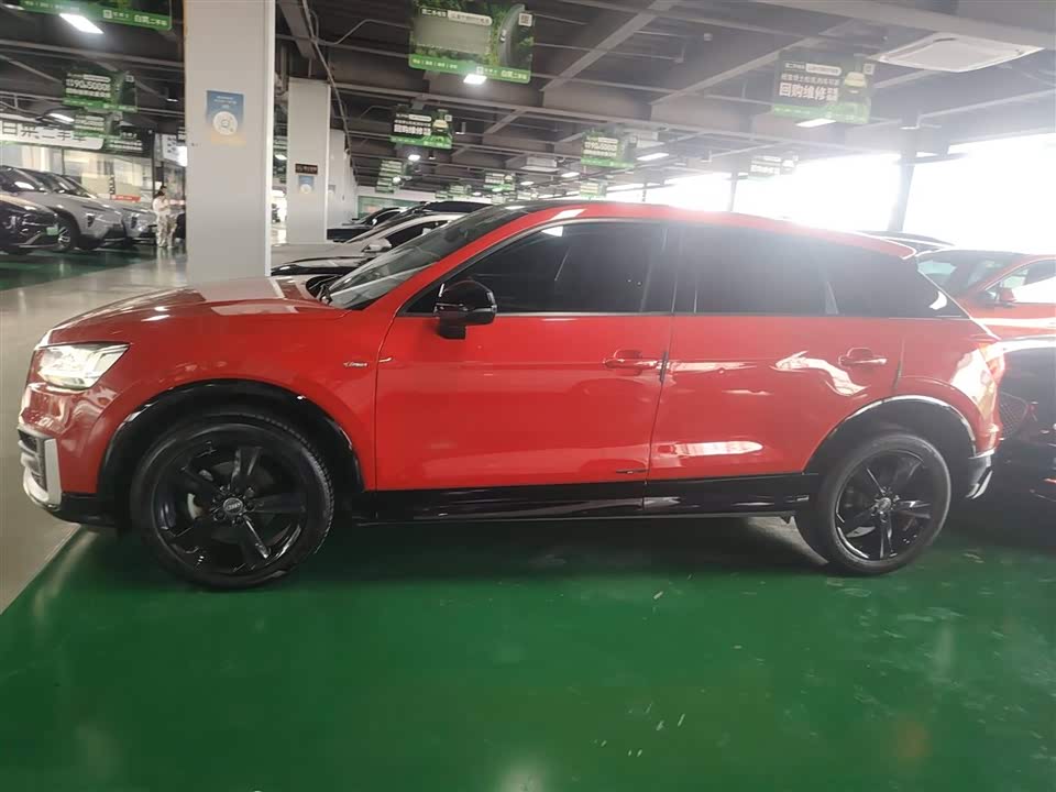 Audi Q2L