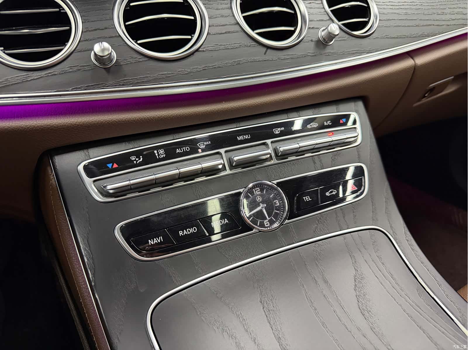 Mercedes-Benz E-Class, 2019 16