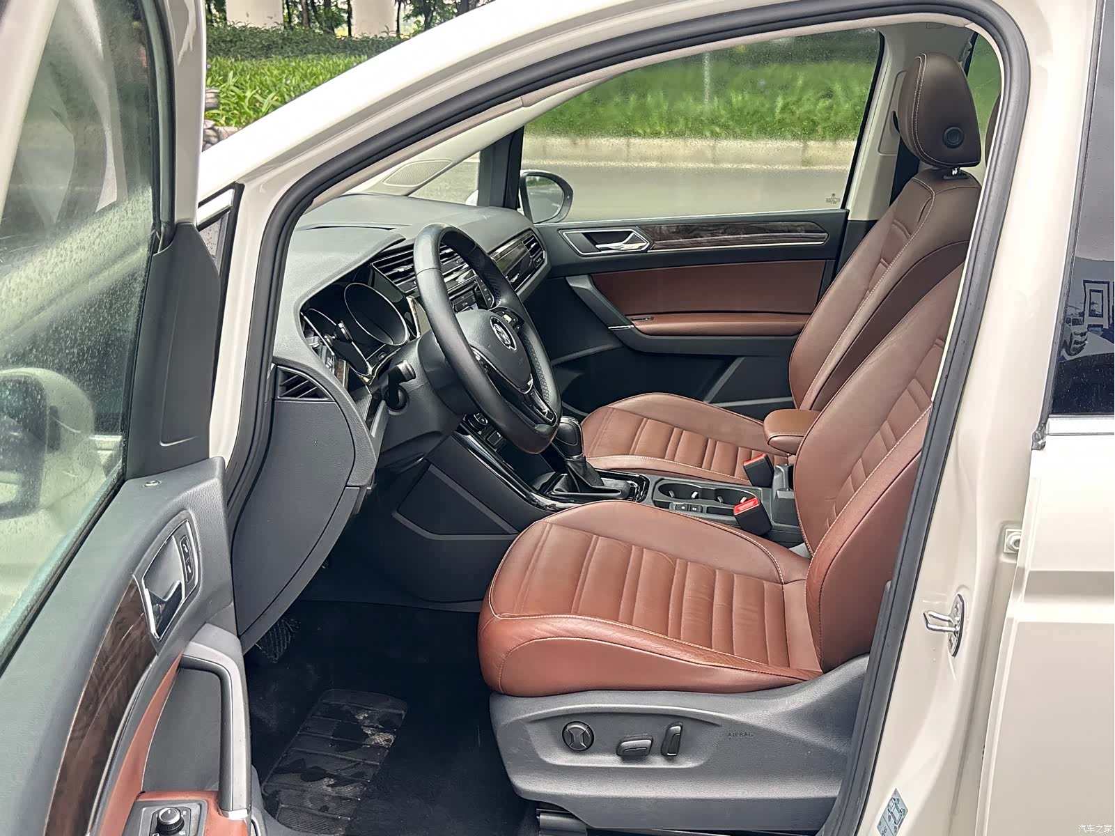 Volkswagen L, 2016 3