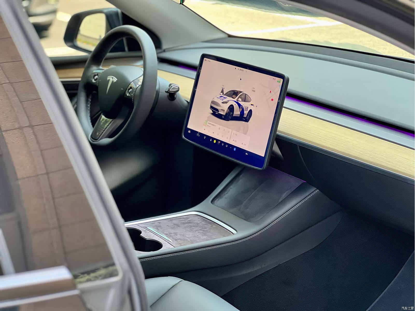 Tesla Model Y, 2023 18