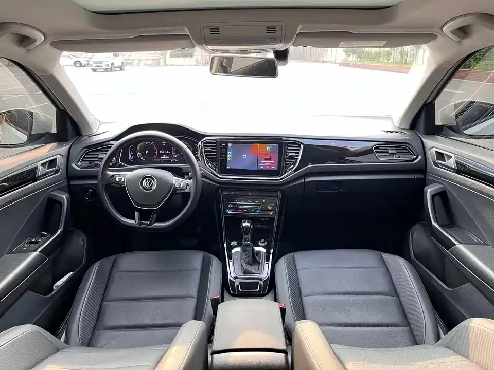 Volkswagen T-ROC exploring Songs