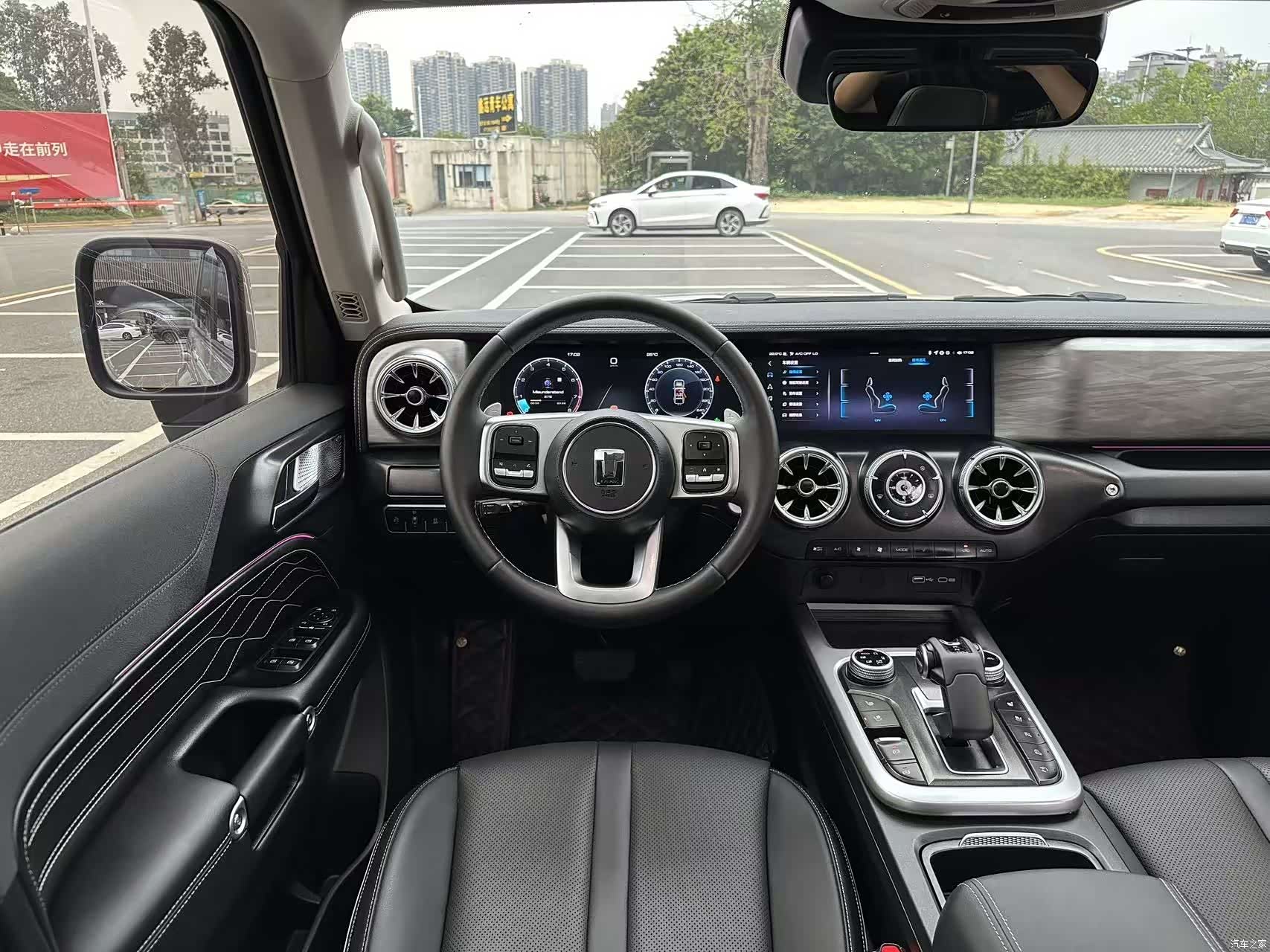 Tank 300, 2023 6