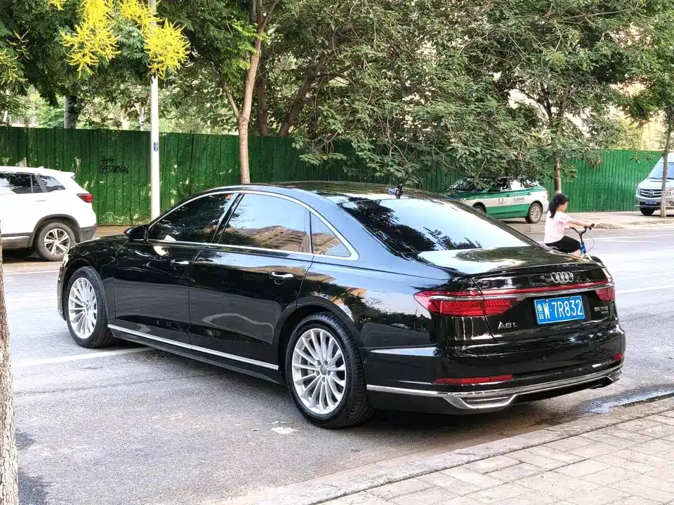 Audi A8