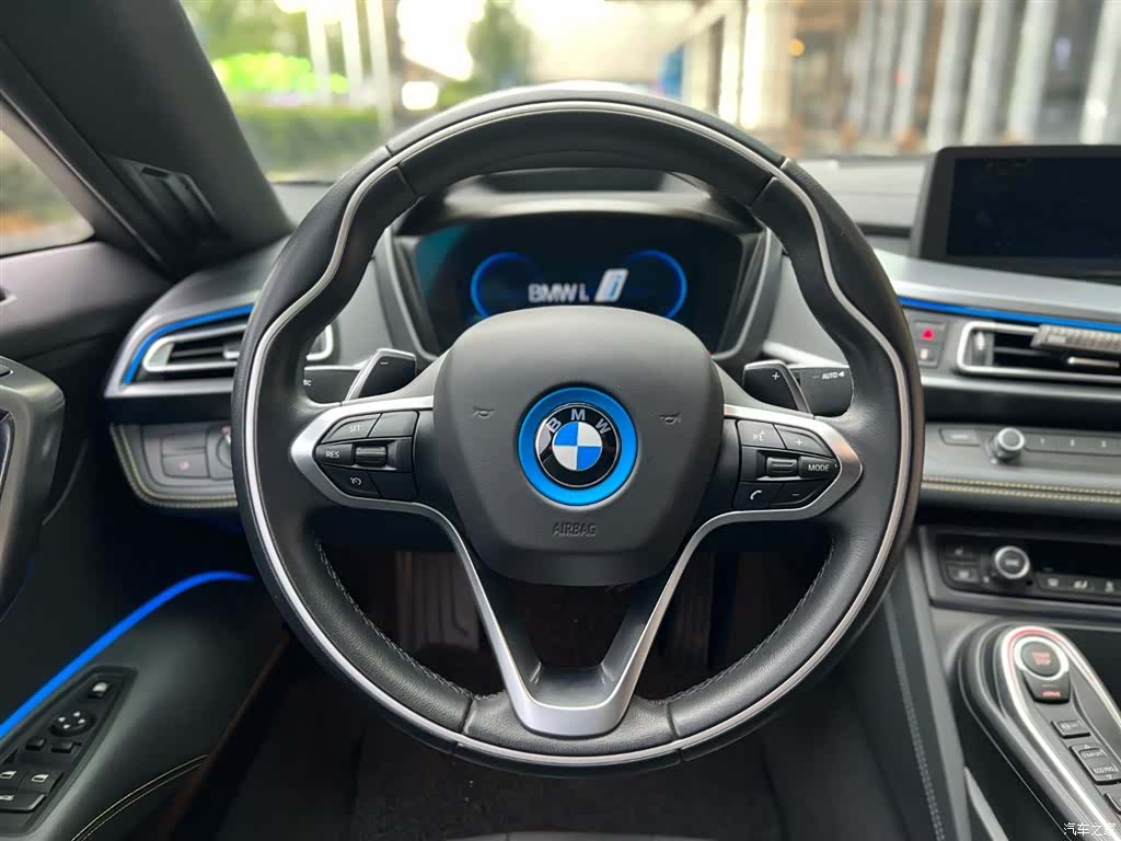 BMW i8, 2019 13