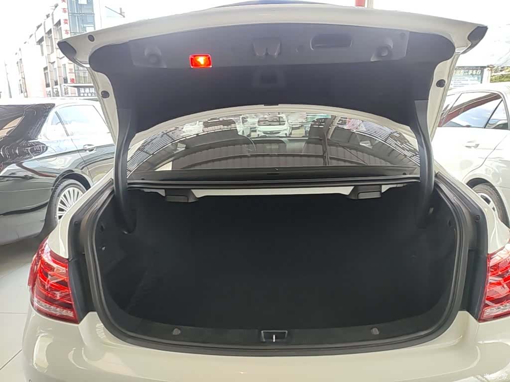 Mercedes-Benz E-Class, 2014 19