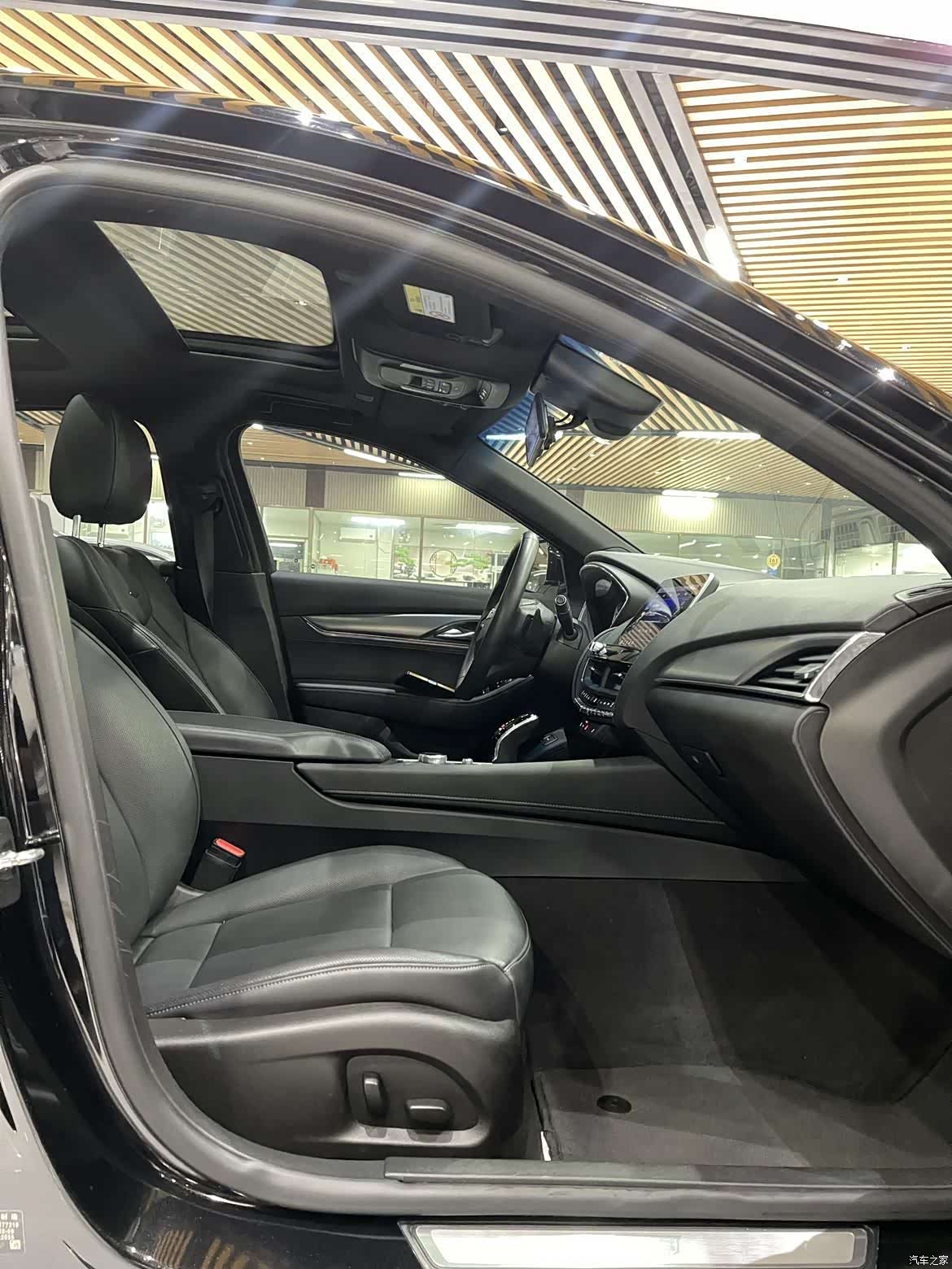Cadillac CT5, 2021 все фото