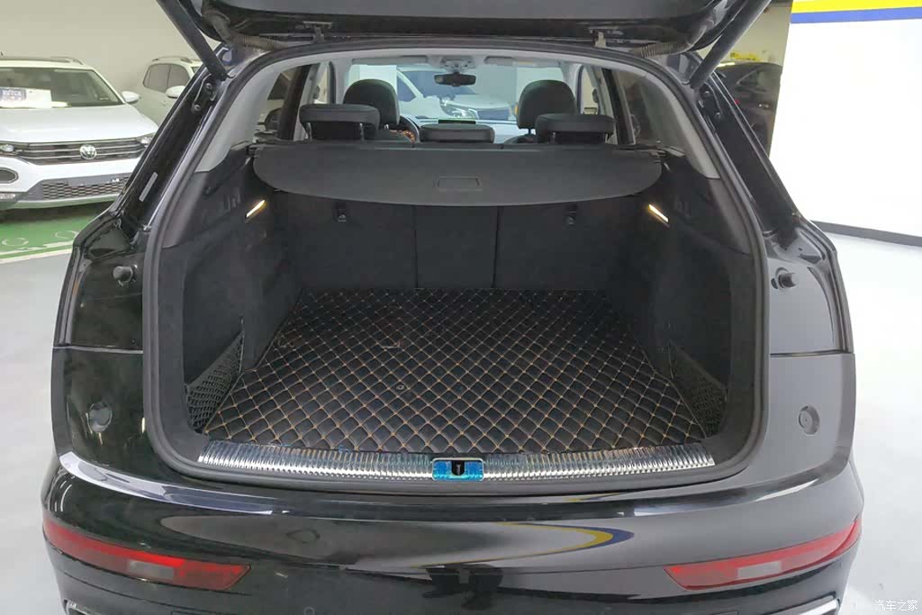 Audi Q5L, 2021 4