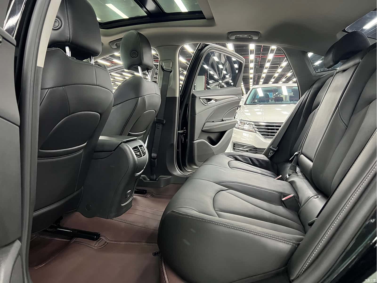 Buick LaCrosse, 2022 22
