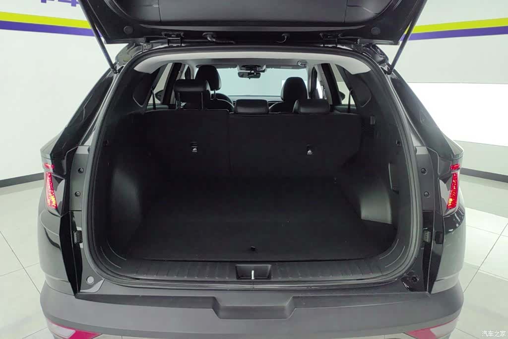 Hyundai Tucson L, 2023 4