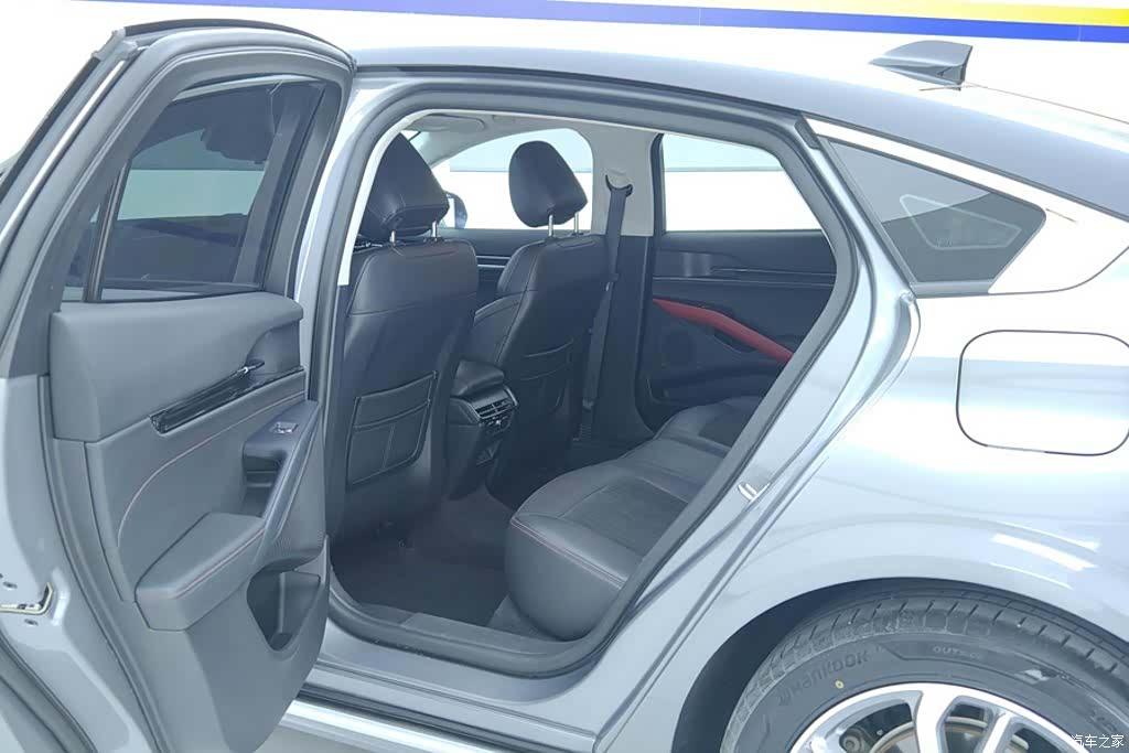 Ford Mondeo, 2023 11