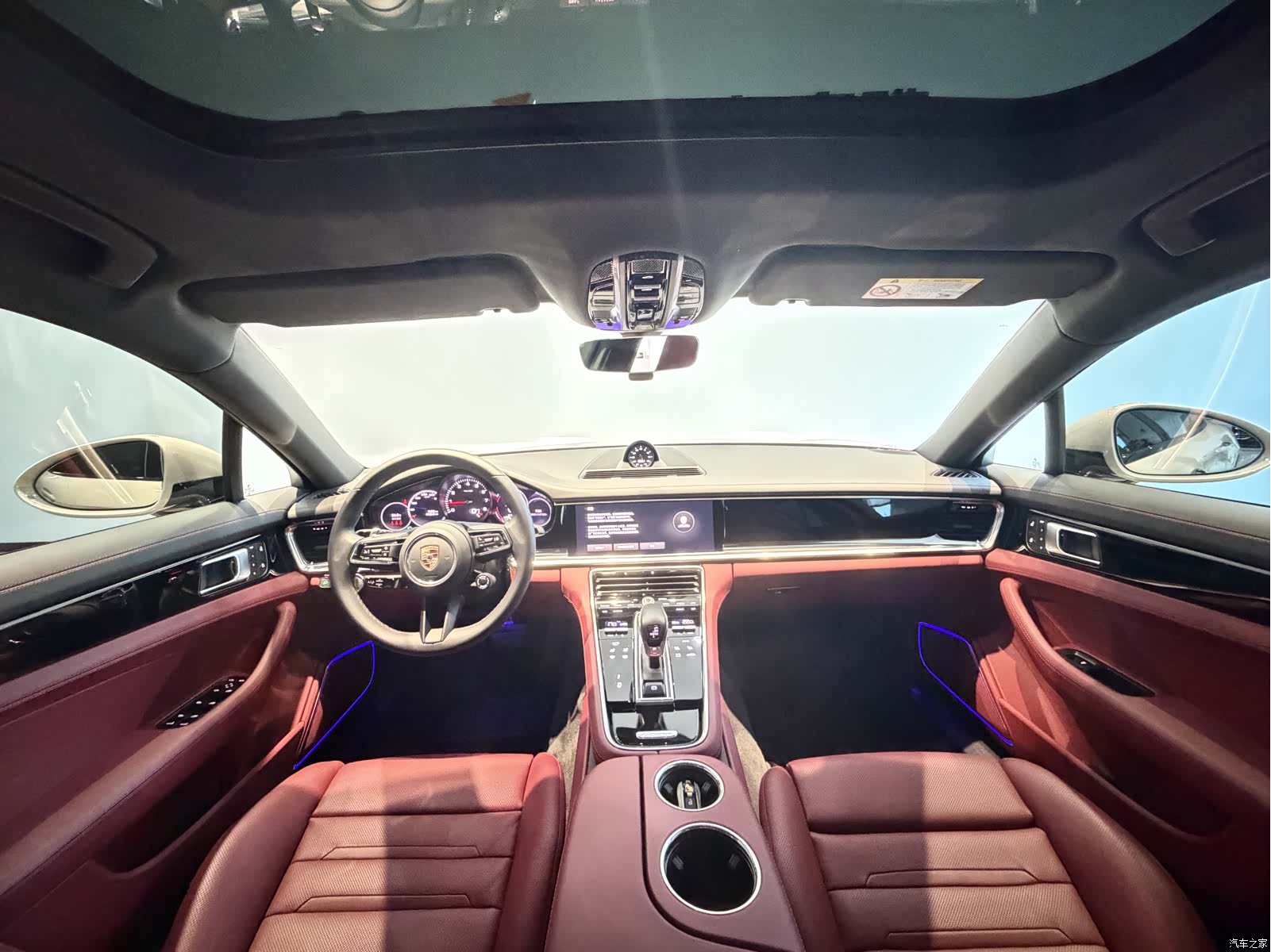 Porsche Panamera, 2023 10