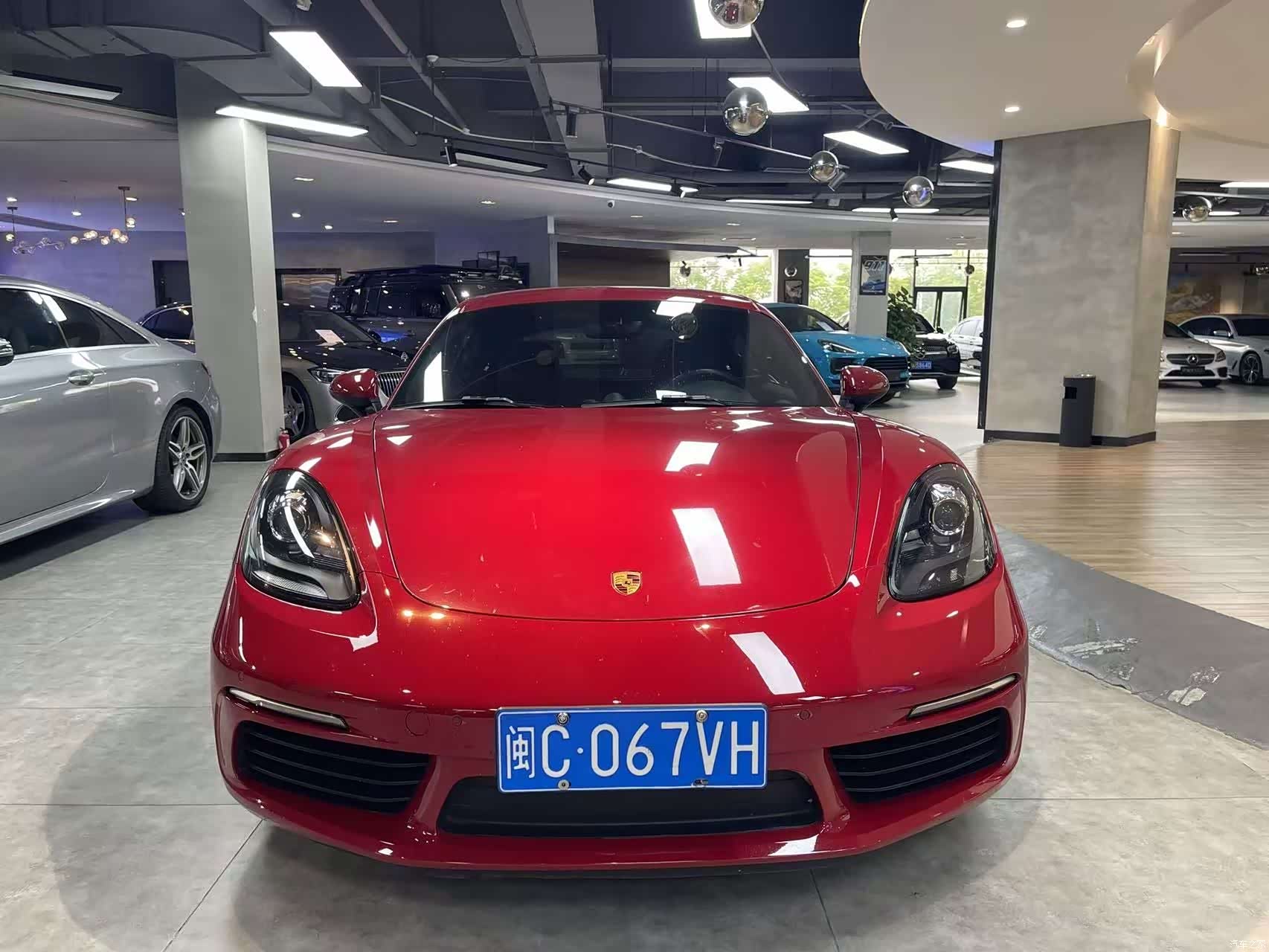 Porsche Cayman, 2019 3