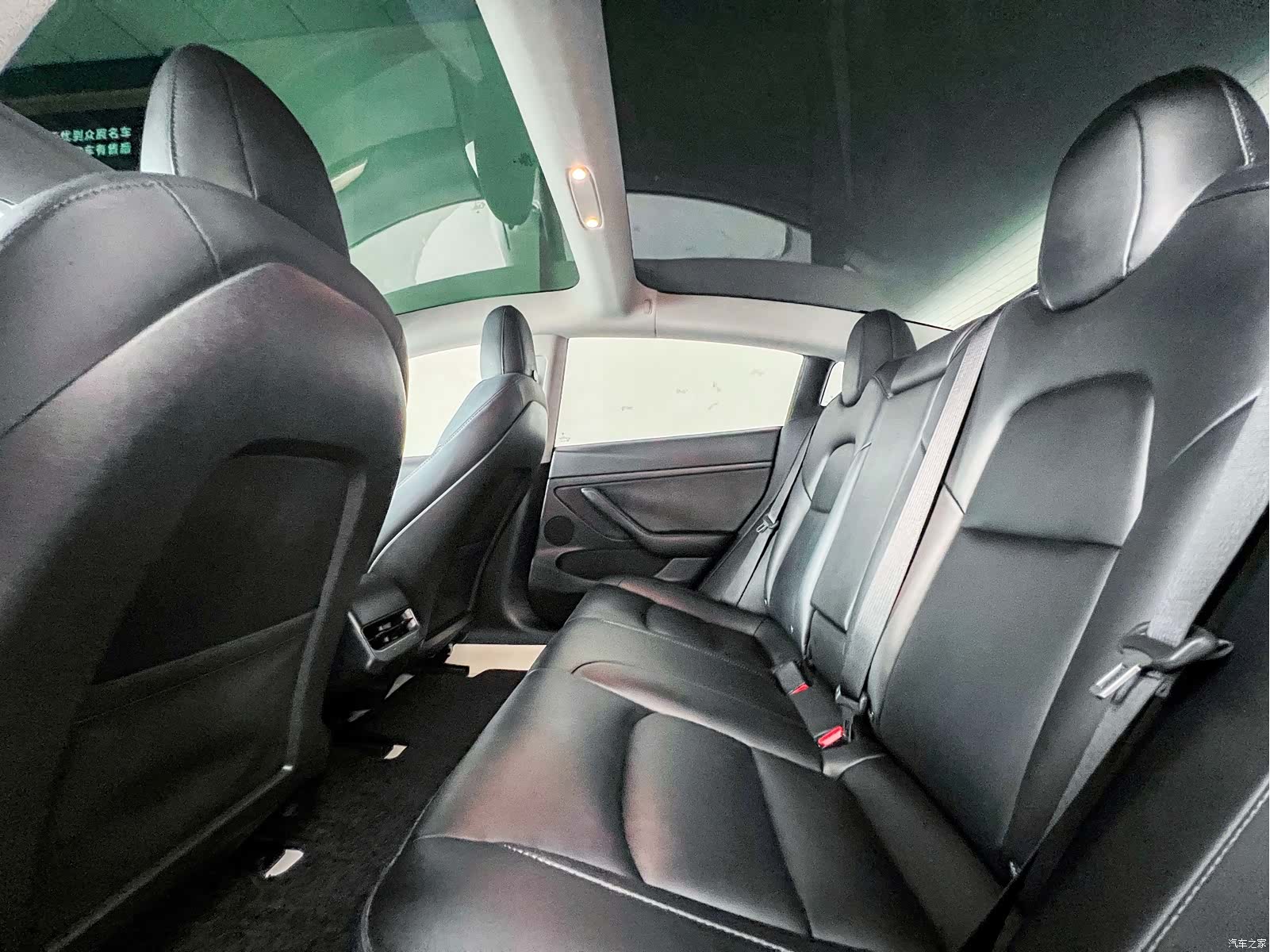 Tesla Model 3, 2022 7
