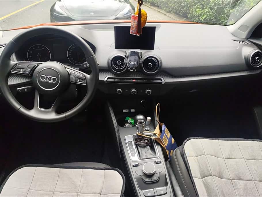 Audi Q2L Audi Q2L