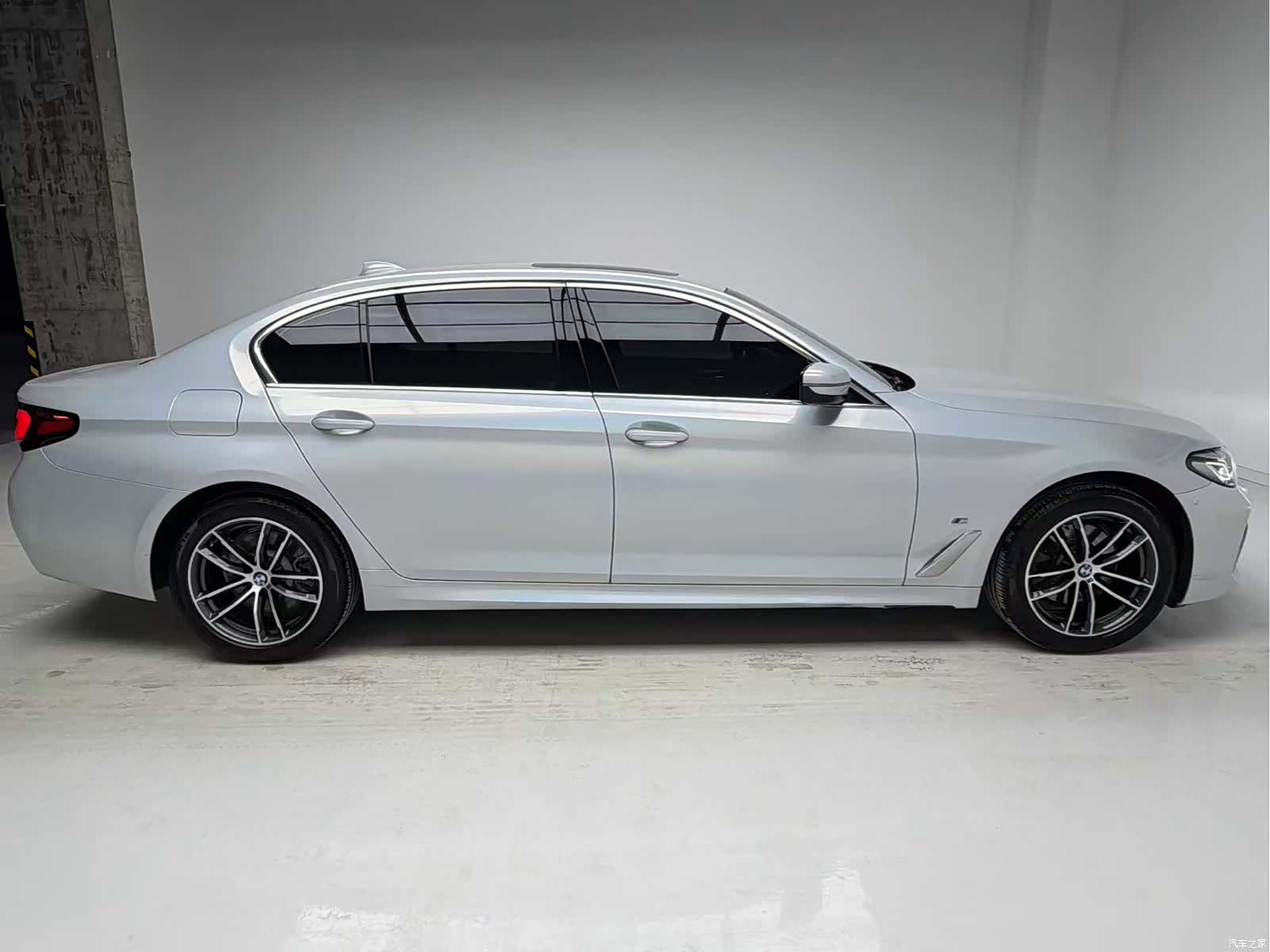 BMW 5 Series, 2022 7