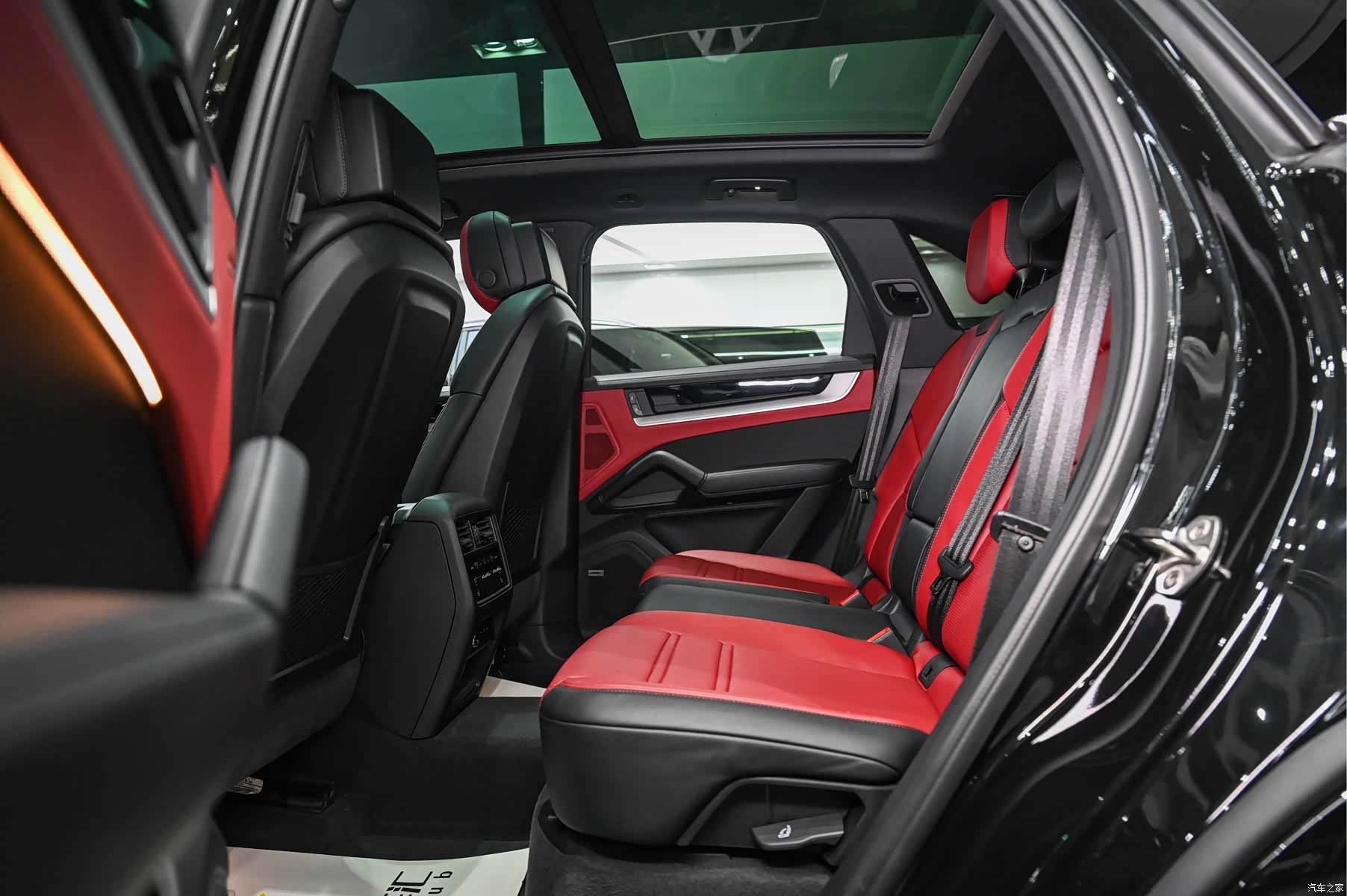 Porsche Cayenne, 2025 10