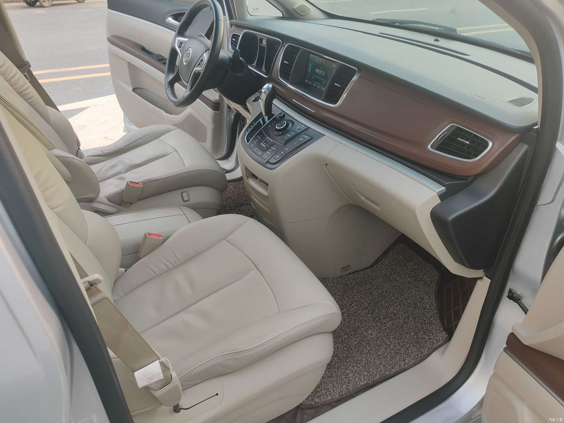 Buick GL8, 2019 6